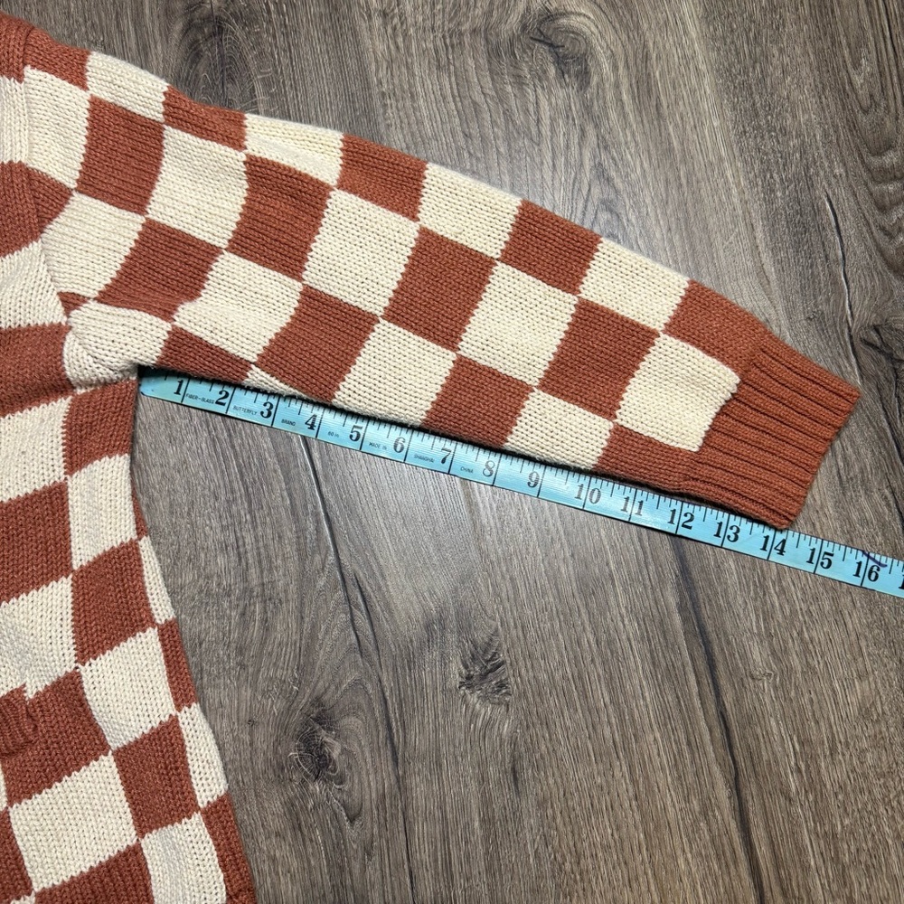 American Eagle Cream and Terracotta Oversized Checkerboard Cardigan - Picture 7 of 7